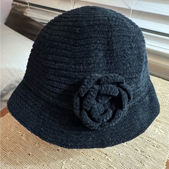 LOFT Accessories - Ann Taylor Black Bucket Hat with Rosette Detail